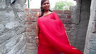 Cel mai tare bhabhi sari într-un stil sexy, de culoare roșie saree act