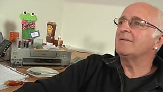Starý šéf poškodzujúci nadržaný pička svojej rumunskej chyžnej